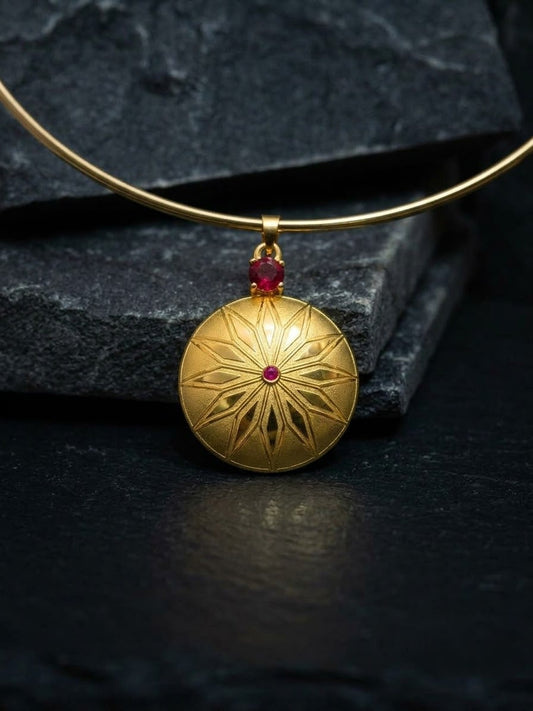 Arabesque Dome Necklace